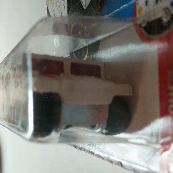 Hot Wheels Humvee - Picture 8 of 8